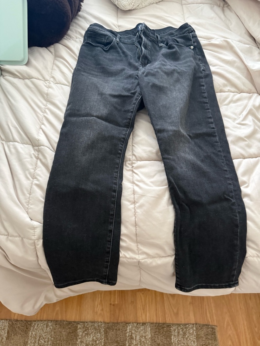 GAP Women’s Straight Leg Jeans in Black